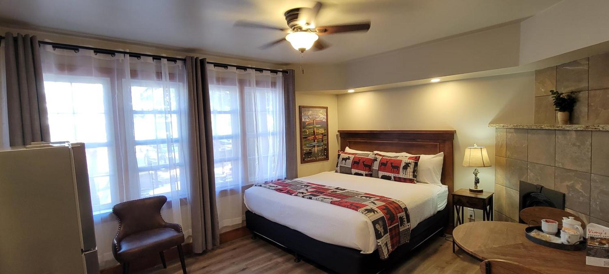 Crandell Mountain Lodge Waterton Park Buitenkant foto