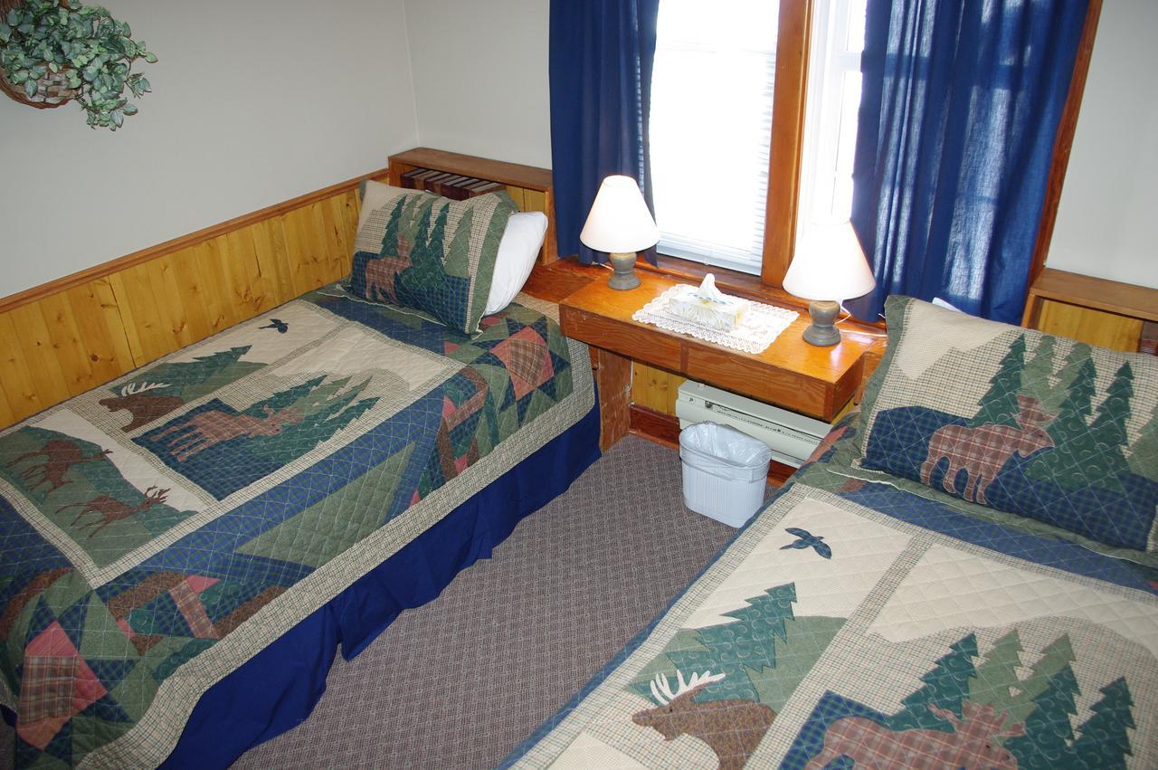 Crandell Mountain Lodge Waterton Park Buitenkant foto