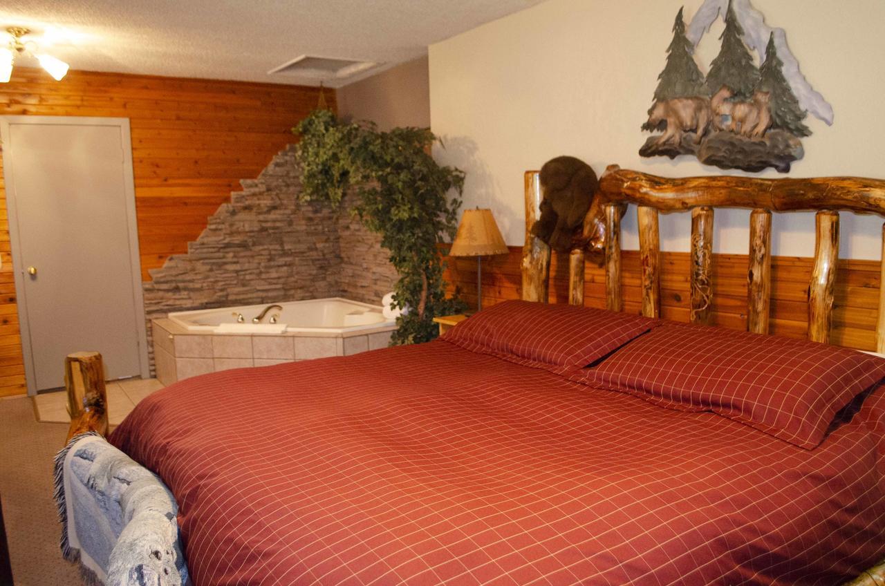 Crandell Mountain Lodge Waterton Park Buitenkant foto