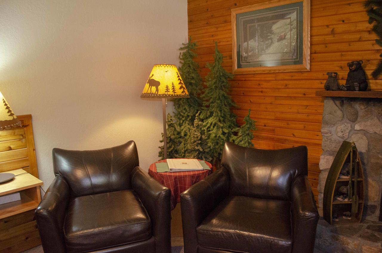 Crandell Mountain Lodge Waterton Park Buitenkant foto