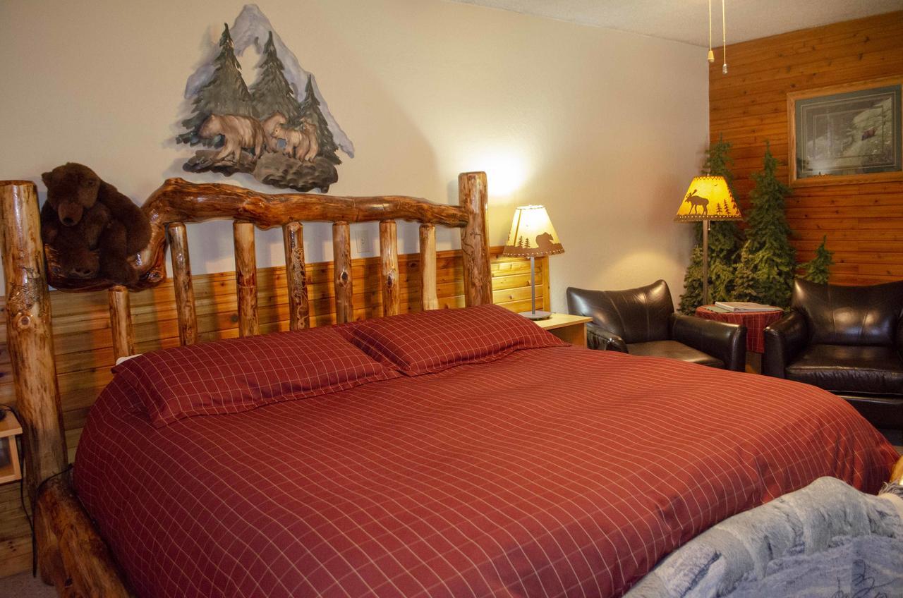 Crandell Mountain Lodge Waterton Park Buitenkant foto