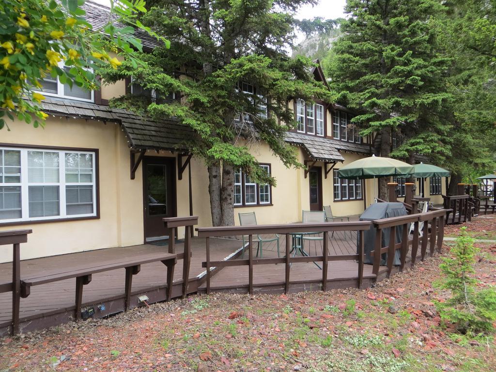 Crandell Mountain Lodge Waterton Park Buitenkant foto