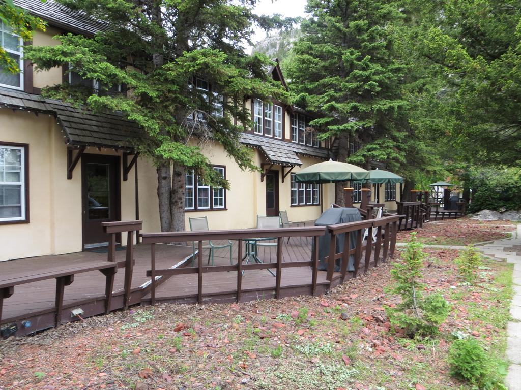 Crandell Mountain Lodge Waterton Park Buitenkant foto