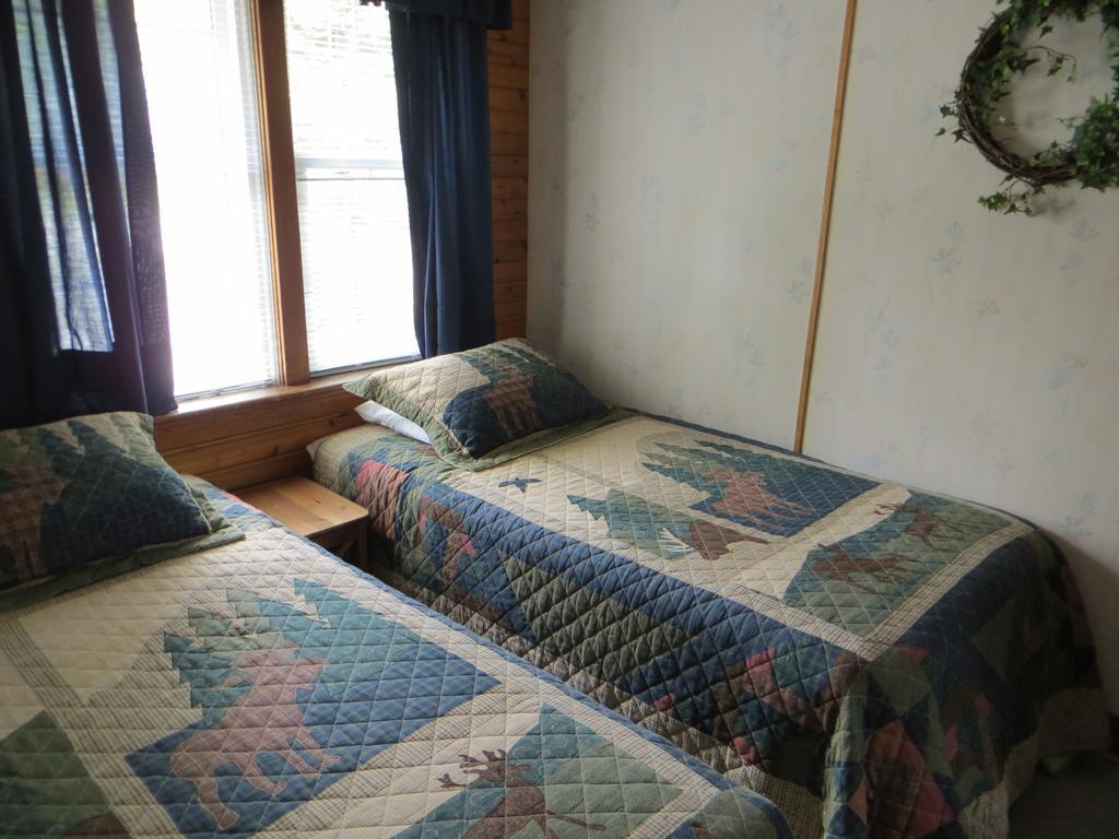 Crandell Mountain Lodge Waterton Park Buitenkant foto
